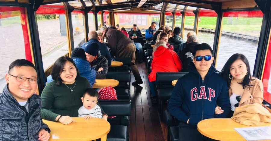 Giethoorn: Private Day Trip with Boat Tour from Amsterdam - A Private Walking Tour That Gets You Oriented Fast