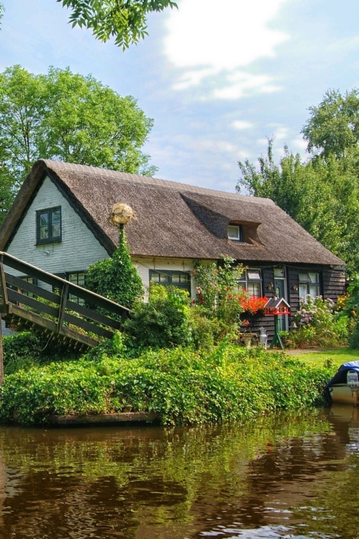Giethoorn: Private Day Trip with Boat Tour from Amsterdam - The 1-Hour Boat Tour, Where the Village Looks Like Venice