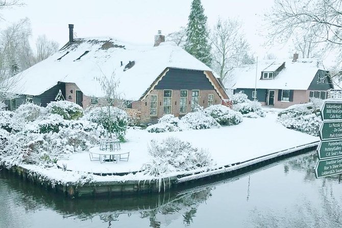 Giethoorn, Zaandam & Zaanse Schans Day Tour w/ Small Boat Ride - The ride to Giethoorn: why IJsselmeer and the dikes are more than trivia
