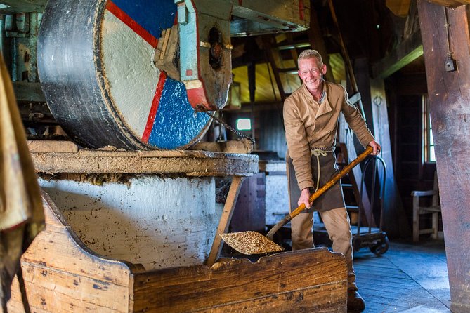 Guided Day Trip - Volendam, Zaanse Schans, Marken & Edam - Edam free time: a quick town break, not a deep detour