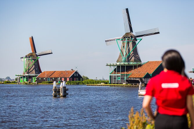 Guided Day Trip - Volendam, Zaanse Schans, Marken & Edam - Returning to Amsterdam and keeping your timing tight