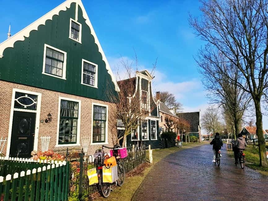 Guided tour of Zaanse Schans - The Zaanse Schans tour loop: windmills, wooden houses, and shops that feel lived-in