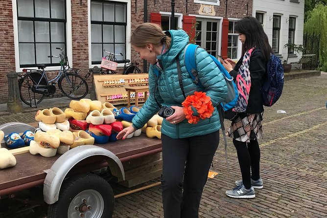 Half-Day Edam and Volendam Private Walking Tour from Amsterdam - Hofjes Courtyard Yards: Medieval Charity to Modern Social Housing