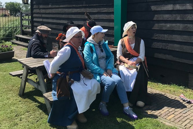 Half-Day Private Guided Sightseeing Tour of Zaanse Schans - Watching clogs get made, then strolling the cozy alleys