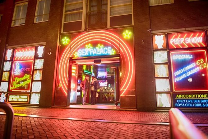 Half-Day Tour of Red Light District and Jordaan District with Private Guide in Amsterdam - Red Light District: Windows, Shops, and the Background You Came For