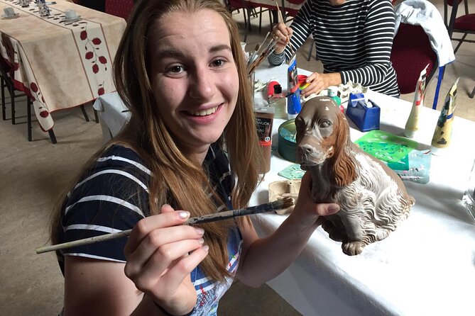 Half-Day Workshop Ceramic Painting in Katwoude - Painting time, tea breaks, and a calm, farm-paced rhythm