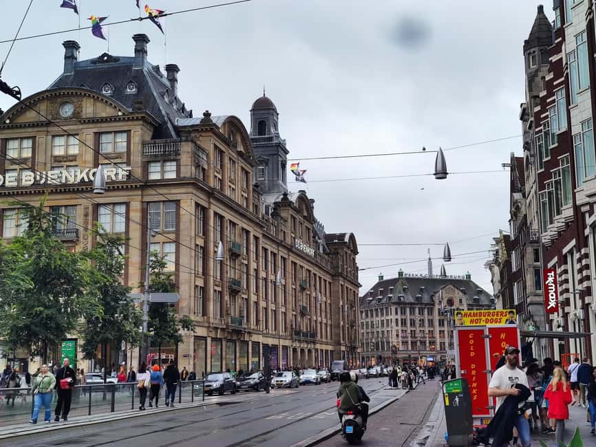 Happy B-day Amsterdam! Guided Tour with a History Buff - VOC and trade power, from company name to street-level meaning
