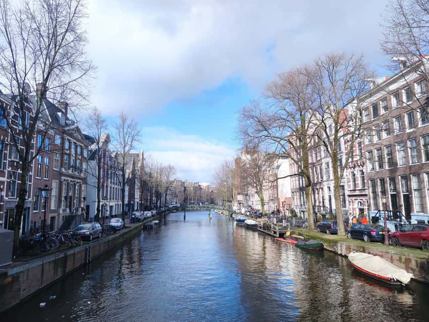 Happy B-day Amsterdam! Guided Tour with a History Buff - Narrow alleys and gardens, the part that makes Amsterdam feel personal