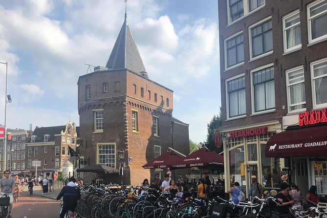 Hidden Secrets of Amsterdam - Architecture lesson: why buildings slope toward the street