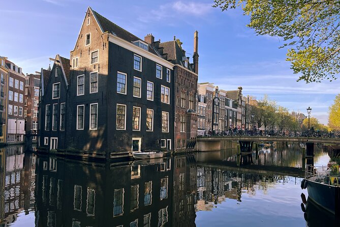 Historical Walking Tour, private with local Dutch guide - What makes the guide experience stand out (even in a short 2-hour format)