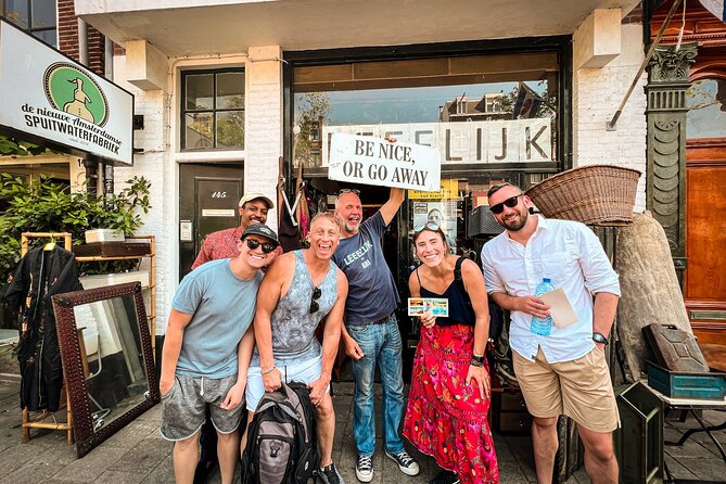 Humans of Amsterdam: Cultural Walking Tour incl. meeting 2 locals - Stop 4 at Cafe Papeneiland: brown bars, gezelligenheid, and some of the best apple pie