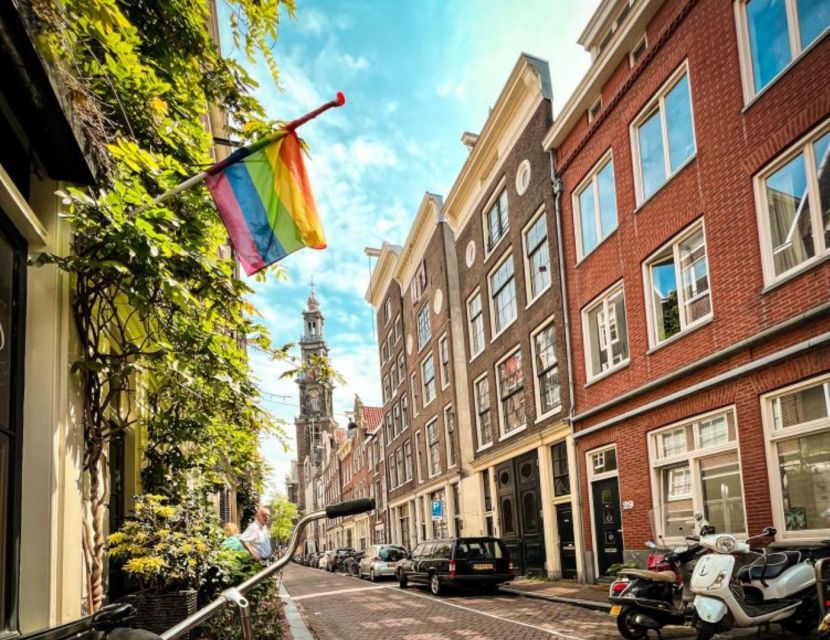 Humans of Amsterdam - Small group cultural walking tour - Small group size, guide energy, and how to get the most out of it