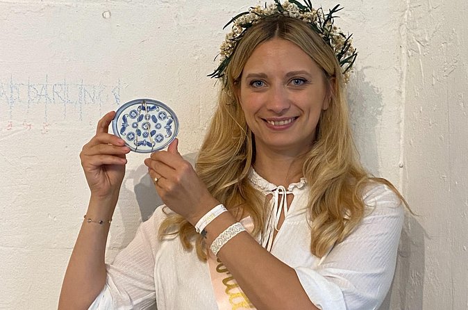 Kintsugi Workshop "The art of Imperfection" - The symbolic plate break: the part that turns a class into a reset