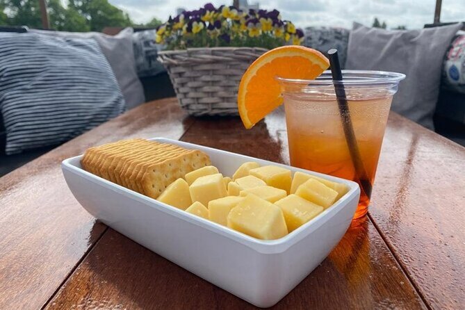 Luxury Amsterdam Canal Cruise – Unlimited Cocktails Included (1H) - Price and value at $38.45 for an Amsterdam hour