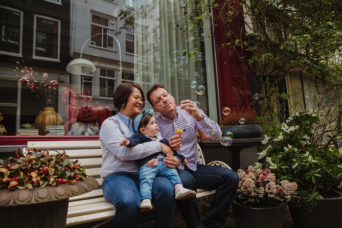 Memories for life - Photo shoots in Amsterdam with a professional photographer - Your route options: Jordaan romance, quieter eastern streets, or city center sights