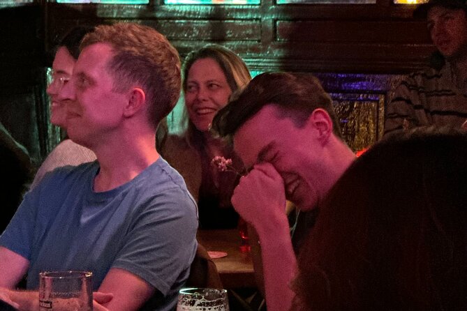 Monday Night Laughs: Stand up comedy in English - Entering The Show: What Your 2 Hours Actually Feel Like