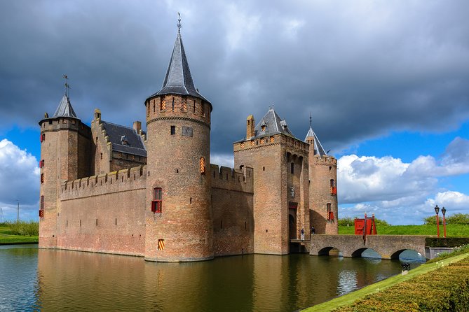 Northern Highlights Tour: visit 4 magnificent places from Amsterdam - Afsluitdijk: A 32-Kilometer Water Barrier and the View from the Watchtower