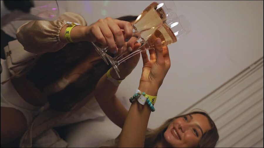 NYE Hotel Party 2025-2026: Crowne Plaza Amsterdam - South - Food, champagne, sweets, and the oliebolen moment