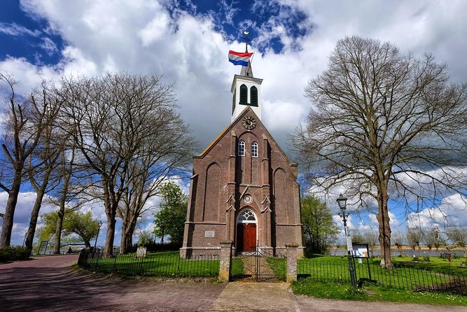 Off the Beaten Paths Dutch Landscape Private Tour 1/2 day Jaguar - Jaguar-driven countryside begins at your doorstep