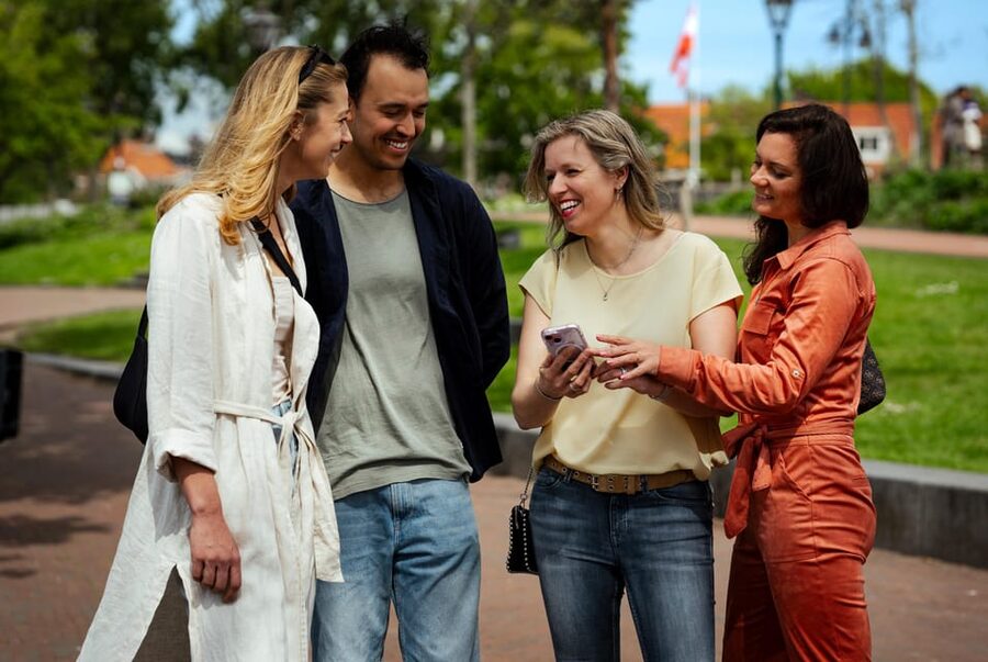 Outside Escape Amsterdam with your friend(s) and have fun! - Difficulty levels that match your group’s energy