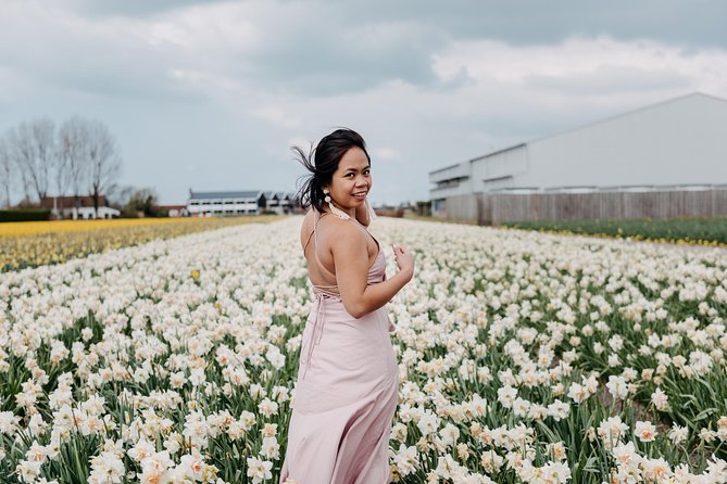 Personal Travel and Vacation Photographer Tour in Amsterdam - The photographer’s role: how Olga helps you look natural