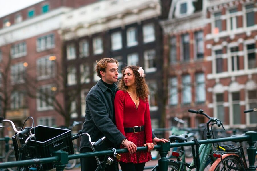 Premium Romantic Photoshoot Experience for Couples - Getting your edited photos fast, and what download means for you