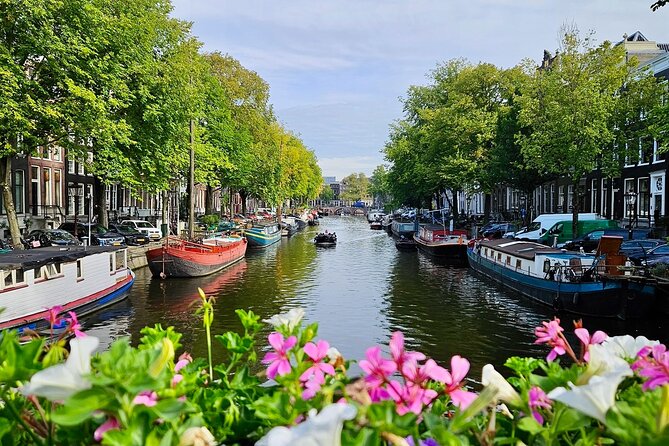 Private 90 Minute Amsterdam Canal Belt Exploration Cruise - Comfort details that actually matter on an open boat