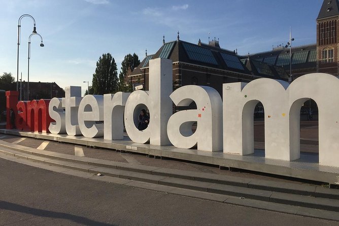 Private Amsterdam Departure Transfer to AMS Schiphol Airport - What happens on the ride: Mercedes comfort, Wi-Fi, and water