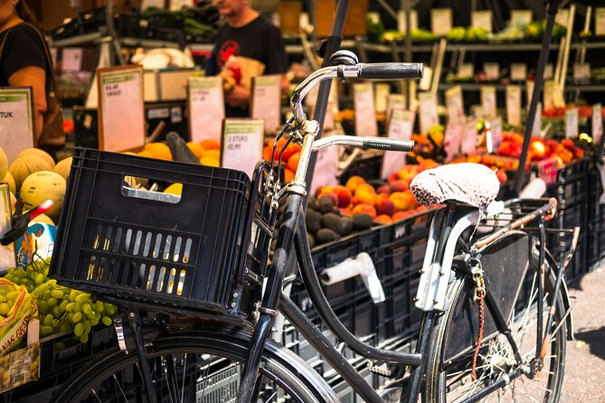Private Amsterdam Food Tour with Local - Negen Straatjes (9 Little Streets): fries, stroopwafel, and sweet-and-salty balance
