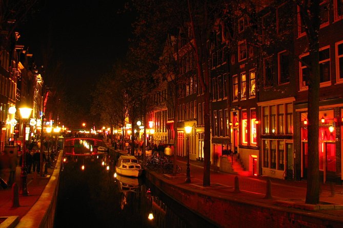 Private Amsterdam Red Light District tour in Spanish - Price, pace, and what $100.88 buys you