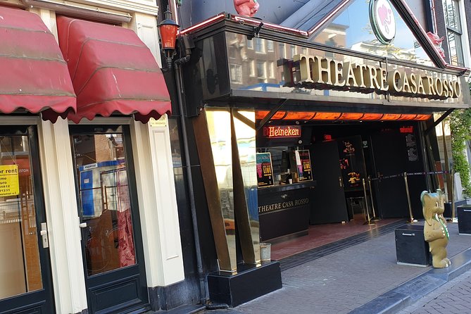Private Amsterdam Red Light District tour in Spanish - Meeting point on Prins Hendrikkade, and how to start smoothly