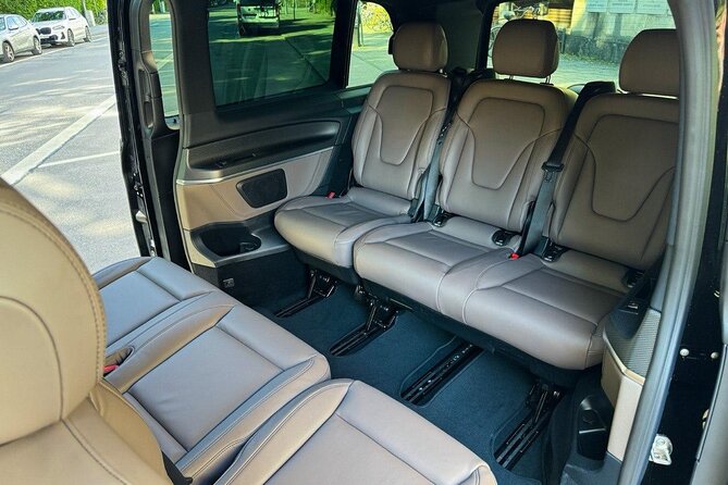 Private Amsterdam Schiphol Airport Transfer Service - The 30-minute ride, and what $40.53 per person buys you