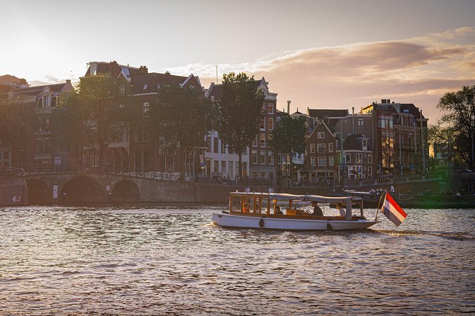 Private Boat Tour Amsterdam - 90 Min incl. welcome drink on historic saloon boat - What’s included onboard, and what’s paid separately