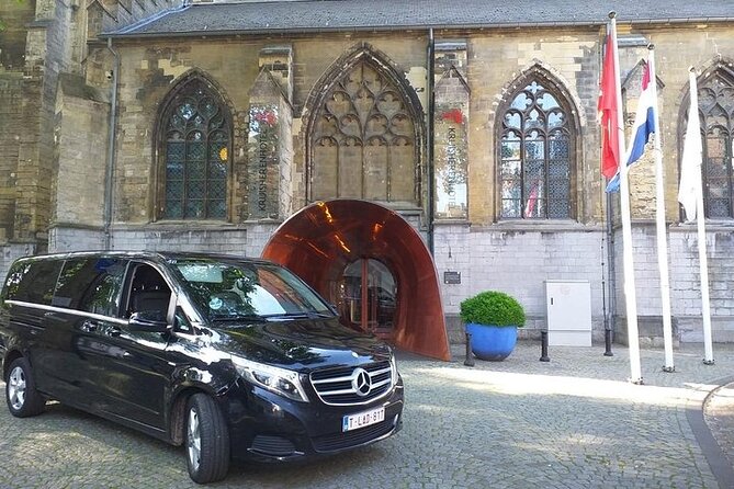Private Business-Class Transfer: Amsterdam to Brussels in Luxury - The vehicle: business-class comfort for a long-ish sit