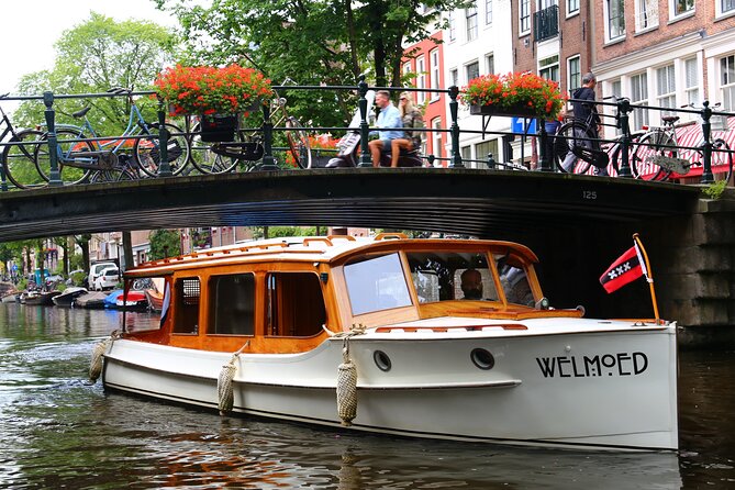 Private Champagne Canal Cruise in Amsterdam - What the captain does (and what to ask) to get full value from the time
