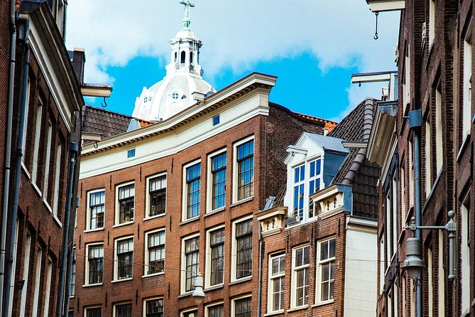 Private City Kickstart Tour: Amsterdam - Bloemenmarkt (flower market) and Begijnhof: postcard details with a purpose