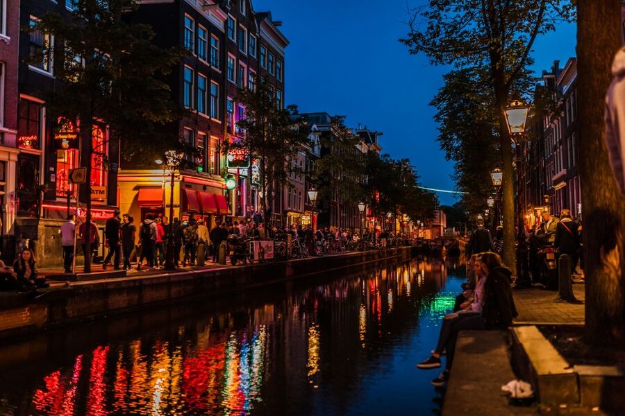 Private & Custom Amsterdam Tour, Hidden Gems with a Local - Dam Square, National Monument, and the Westerkerk Reality Check