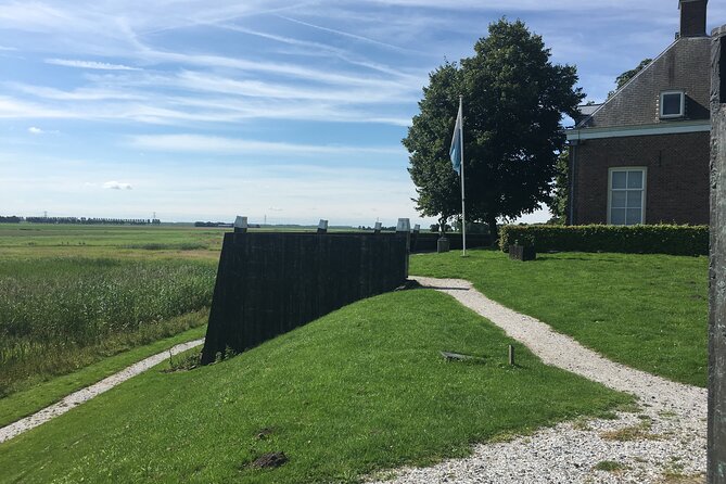 Private custom tour from Amsterdam to Giethoorn - Cheese and clog factory add-ons that can pay off