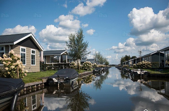 Private Day Trip to the Keukenhof Gardens and Giethoorn - Should You Book This Private Keukenhof and Giethoorn Day Trip?