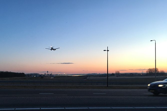 Private departure transfer from Amsterdam to Schiphol Airport (AMS) - Door-to-Schiepol comfort, without the last-minute scramble