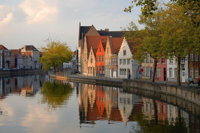 Private direct transfer from Amsterdam to Bruges - Pickup in Amsterdam, and Why Your Meeting Spot Matters
