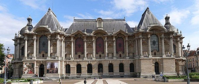 Private direct transfer from Amsterdam to Brussels - Your Driver in Control: English Support and Local Insights