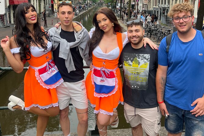 Private Hostess Bar Tour in Amsterdam Red Light District (3h) - Meeting point setup at Drink n Sink (Warmoesstraat 58)