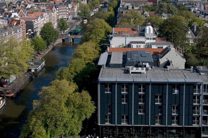 Private Jewish tour of Amsterdam with local tour guide - Wertheimpark and the National Holocaust Memorial, quiet reflection time