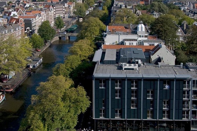 Private Jewish tour of Amsterdam with local tour guide - What makes the Jewish WWII theme feel coherent