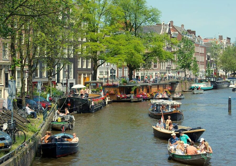 Private Jordaan and Historic Amsterdam Walking Tour - Getting Oriented in the Jordaan, Without the Usual Amsterdam Noise