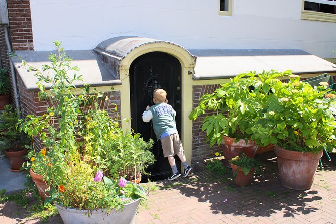 Private Kids Tour Amsterdam - Huis Bartolotti: city palaces and gevelstenen