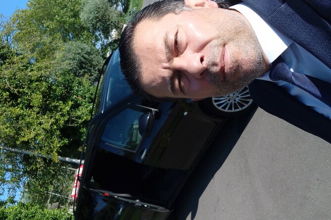 Private Minivan Transfer to or from Schiphol Airport - Meeting Point at the Arrivals Terminal, With Mobile Ticket Help