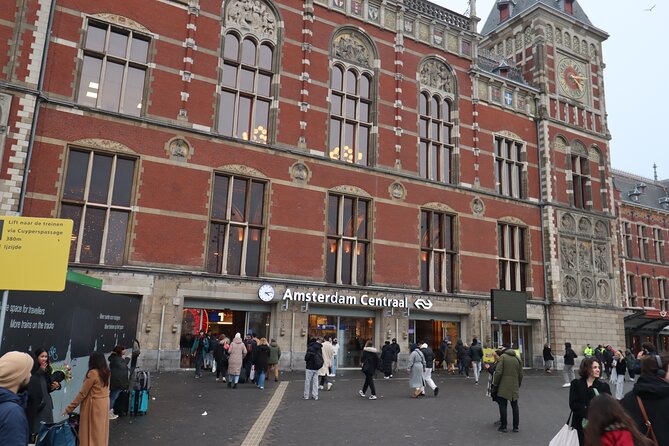 Private red light district & coffeeshop tour with a local - Professional Photos Taken During the Tour, Mailed to You