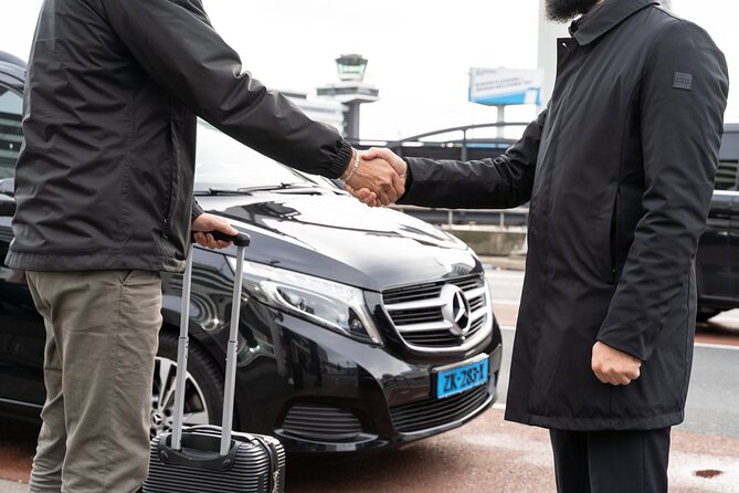 Private Taxi Airport Transfer to or from Schiphol Airport (AMS) - Key things to know before you book
